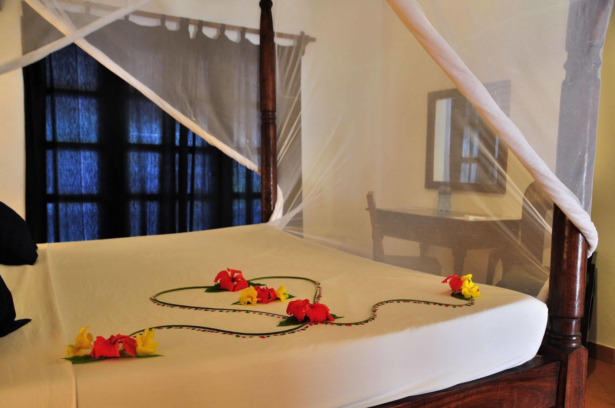 Barracuda Inn Resort Watamu Luaran gambar