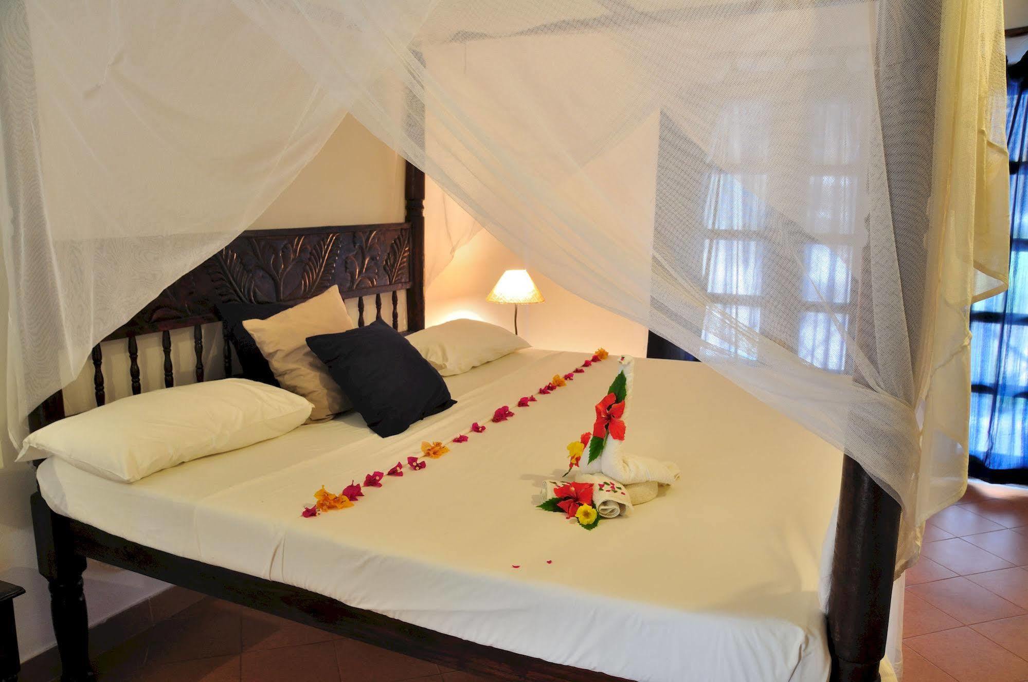 Barracuda Inn Resort Watamu Luaran gambar